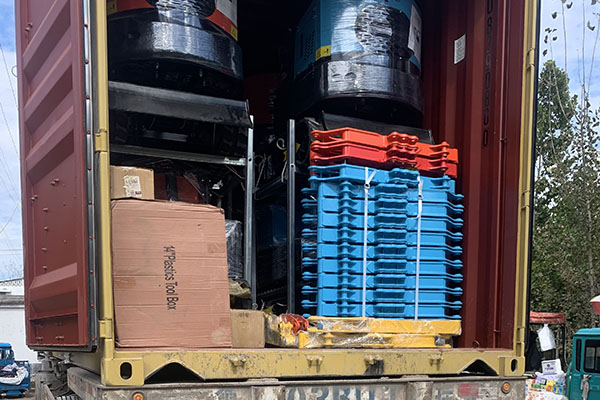 32臺HT10b 小型挖掘機發往德國