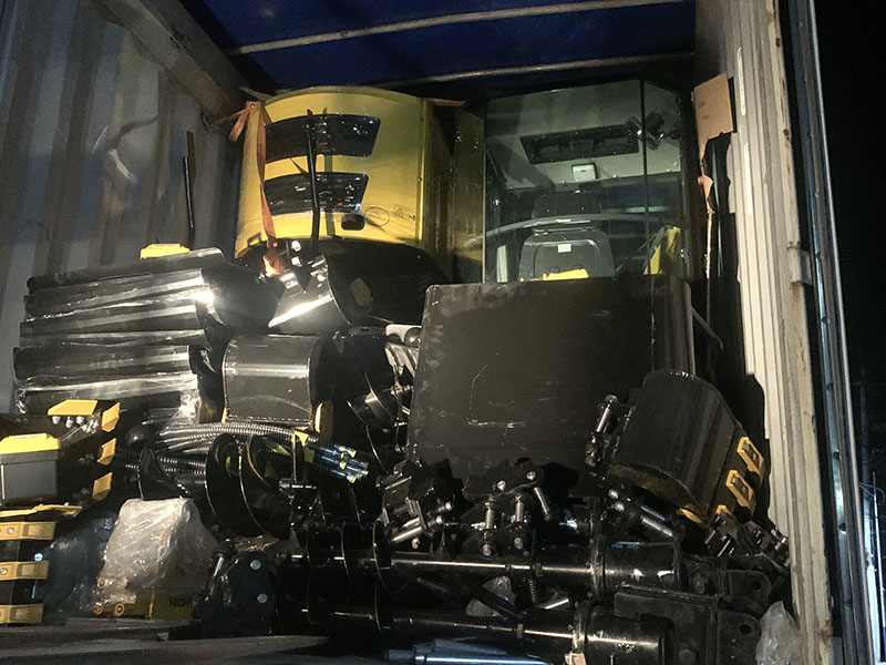 22臺HT10小型挖掘機發往歐洲